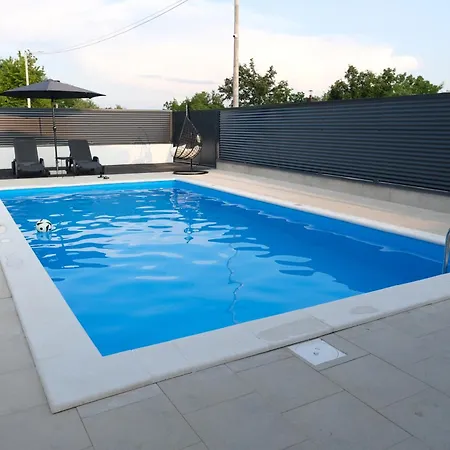 Luxury Jakov