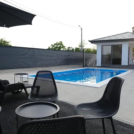 Luxury Jakov